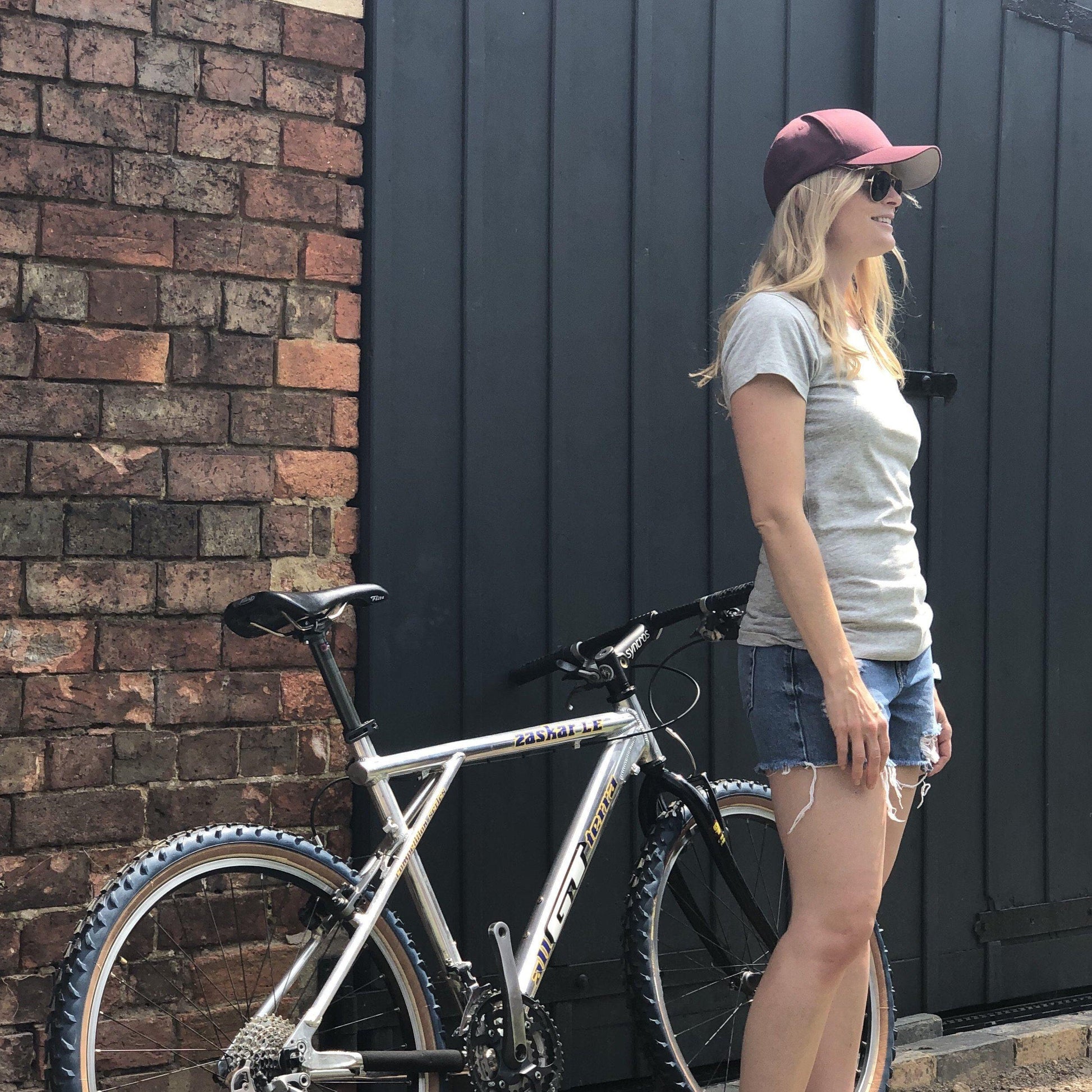 Women's Cycliste Embroidered T-Shirt - Spoke & Solace